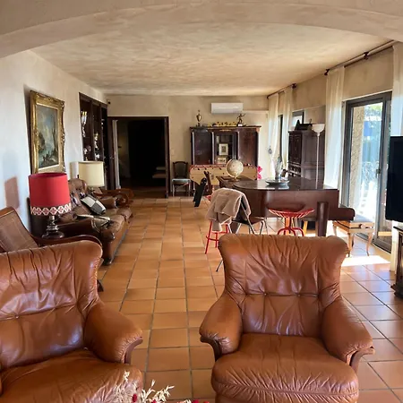 Villa loucisa Nice piscine vue mer 8 chambres 24 couchages-2